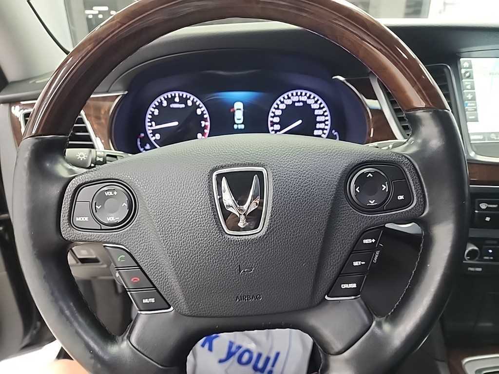 HYUNDAI Equus - Vista 11