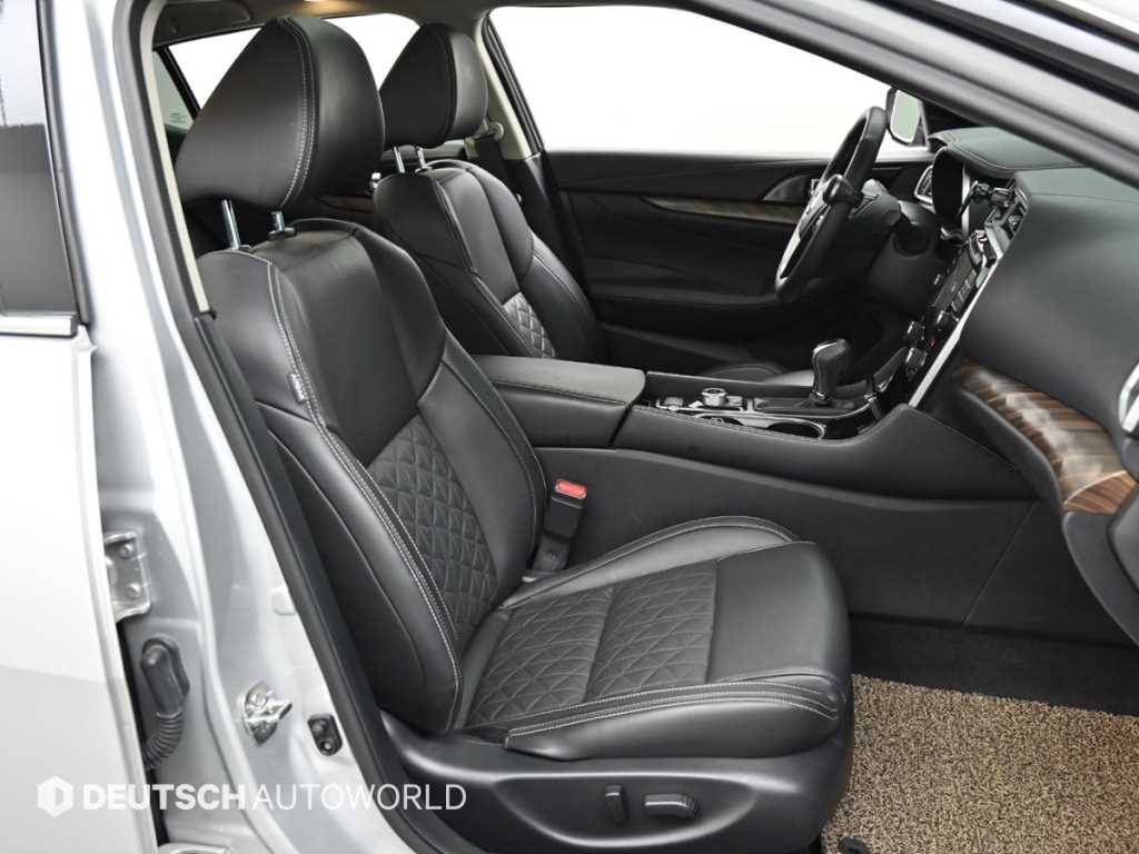 Nissan Maxima - Vista 12