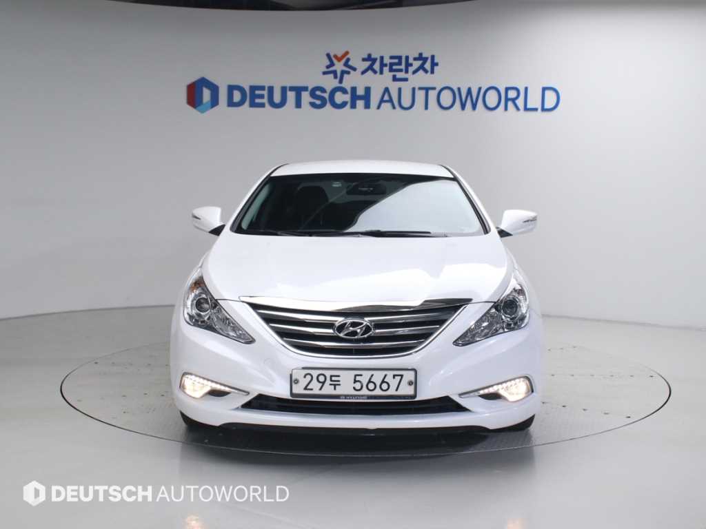 HYUNDAI Sonata - Vista 3