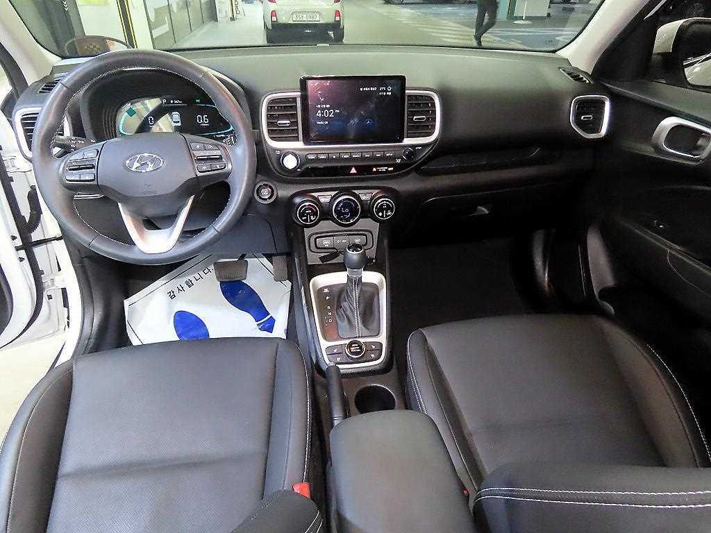 HYUNDAI Venue - Vista 12