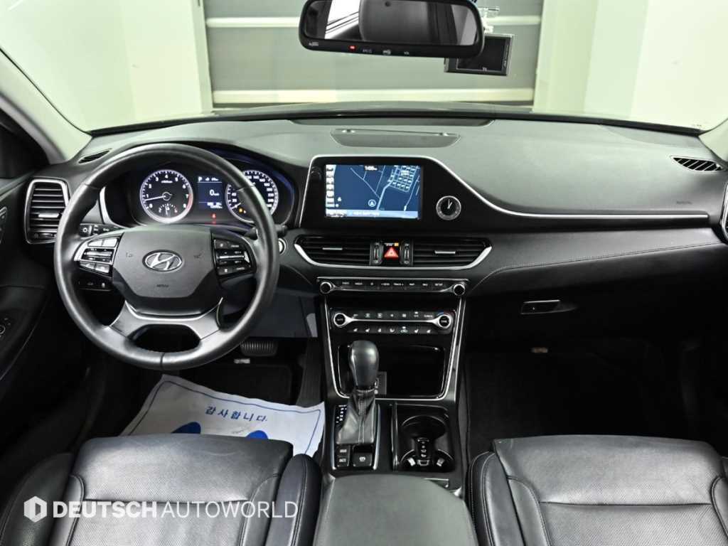 HYUNDAI Grandeur - Vista 9