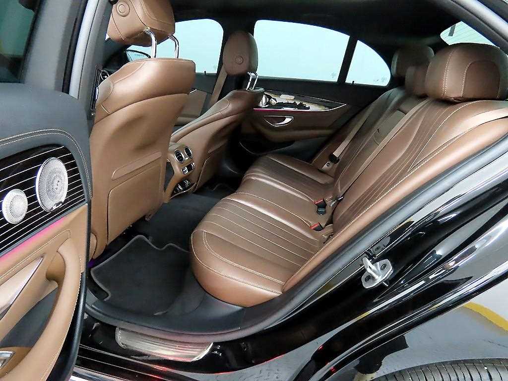 Mercedes Benz E class - Vista 8
