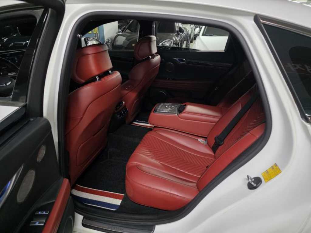Genesis G80 - Vista 8