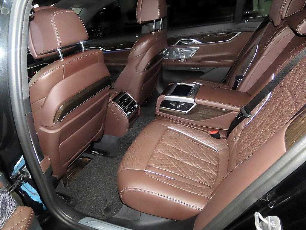 BMW 7 Series - Vista 9
