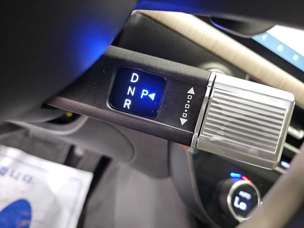 HYUNDAI Sonata - Vista 10