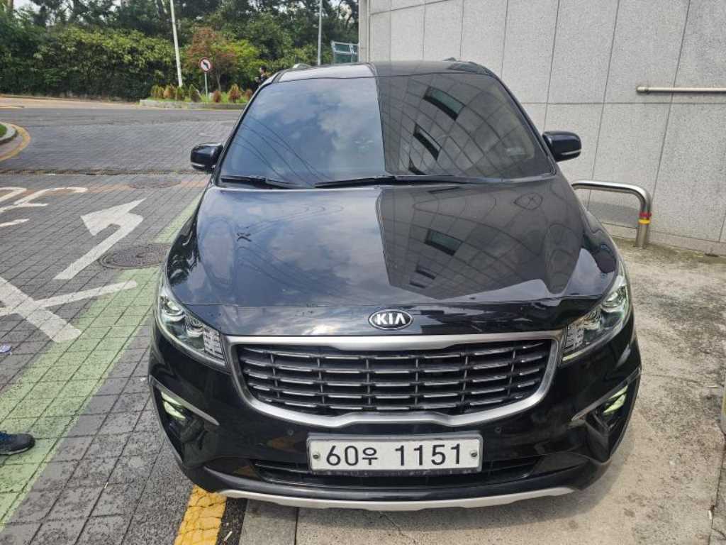 KIA Carnival 2018 Negro - Importación desde Corea - HF Imports Iquique - Foto 1