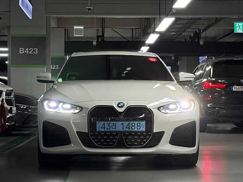 BMW i4 - Vista 3