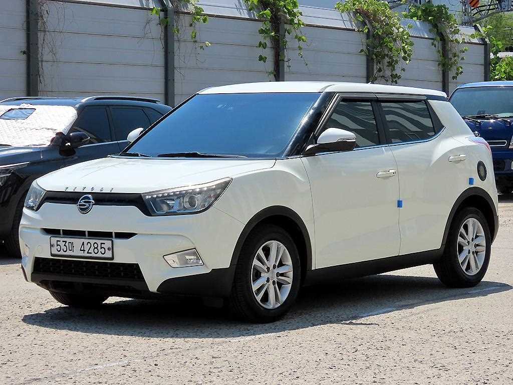 Ssangyong Tivoli 2015 Blanco - Importación desde Corea - HF Imports Iquique - Foto 1
