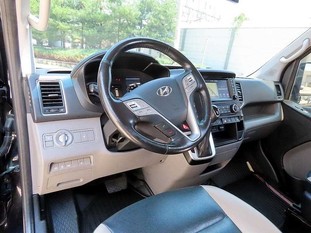 HYUNDAI Solati - Vista 10