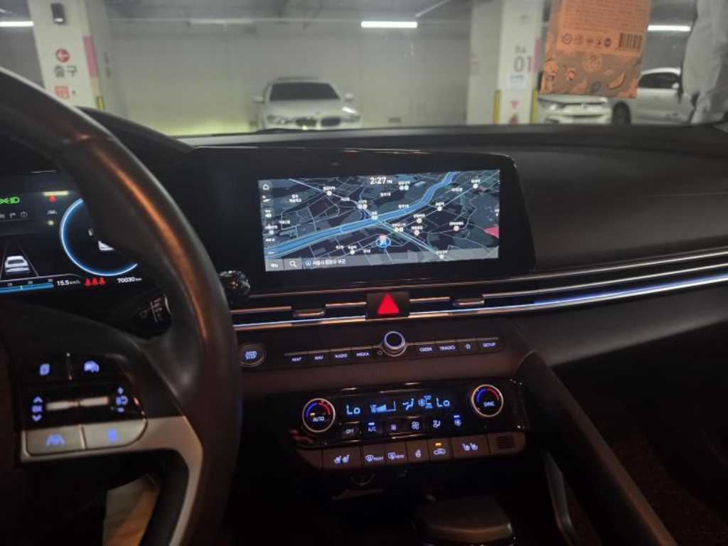 HYUNDAI Avante - Vista 11