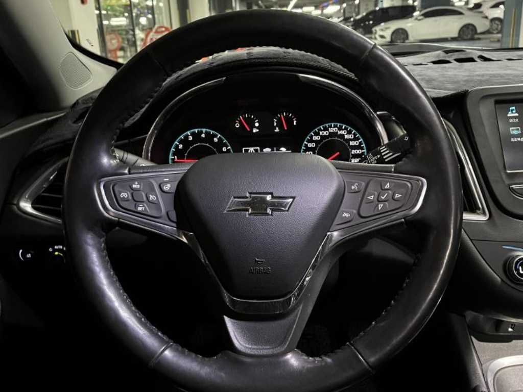Chevrolet Malibu - Vista 8