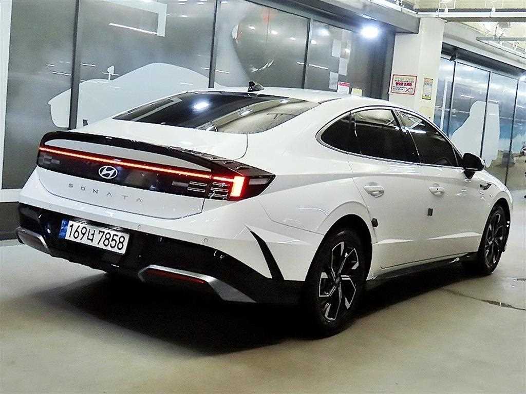 HYUNDAI Sonata - Vista 6
