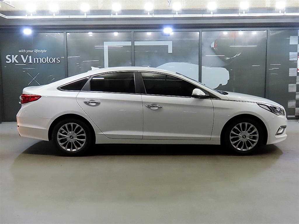 HYUNDAI Sonata - Vista 3