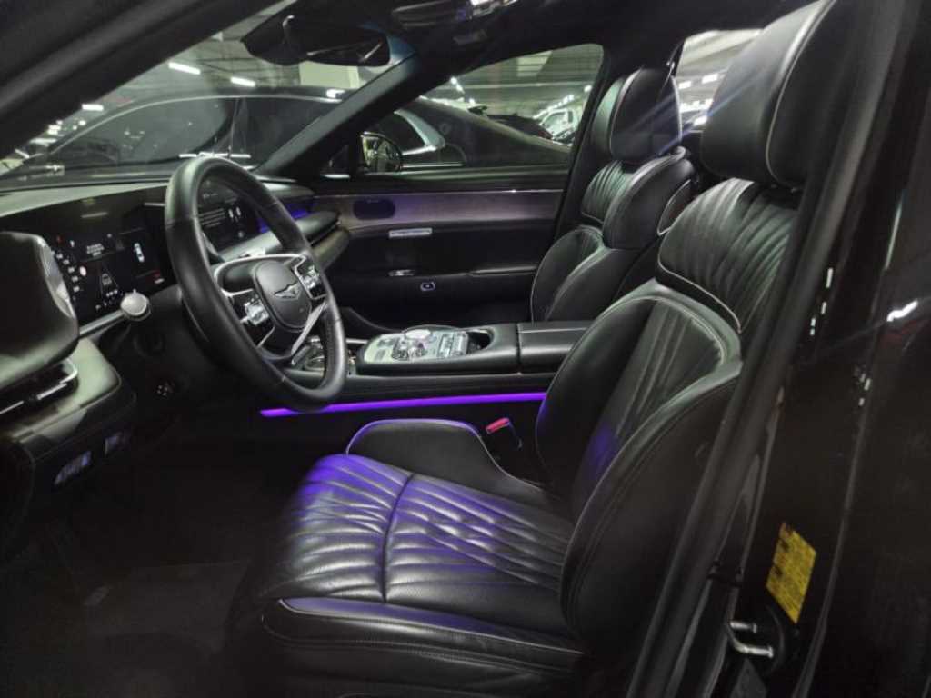 Genesis G90 - Vista 7