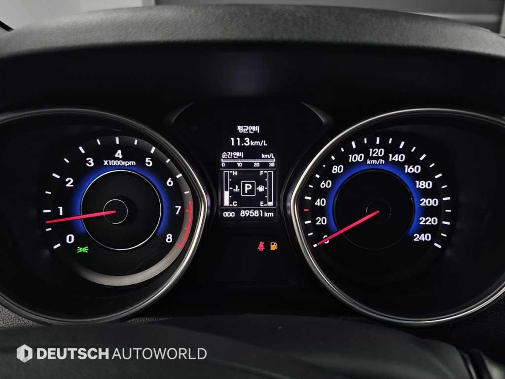 HYUNDAI Avante - Vista 10