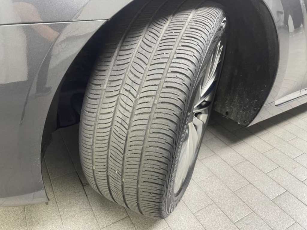 KIA Carnival - Vista 8