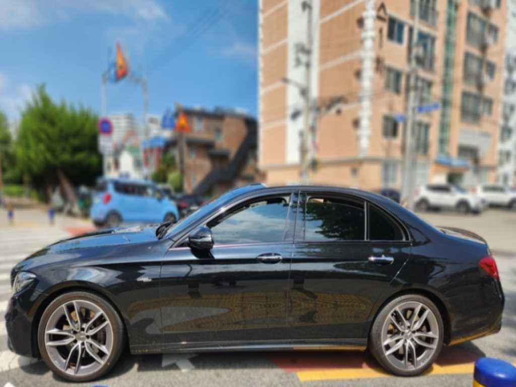 Mercedes Benz E class - Vista 3
