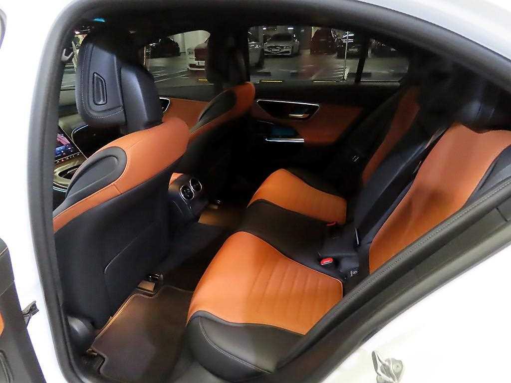 Mercedes Benz C Class - Vista 9
