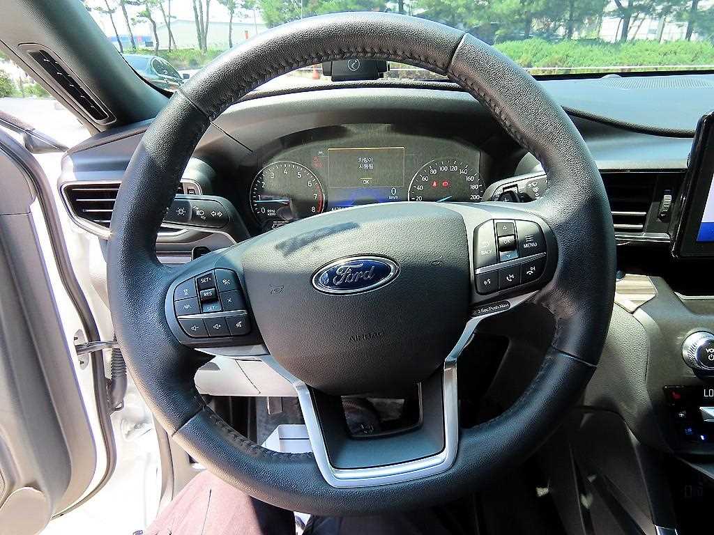 Ford Explorer - Vista 10
