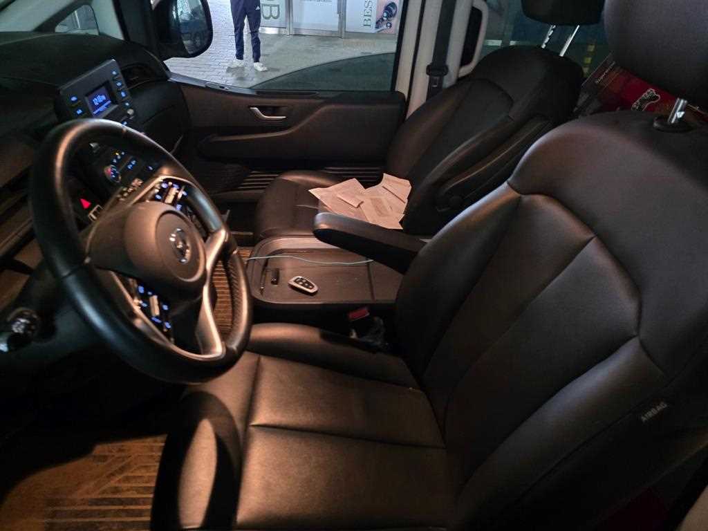 HYUNDAI Staria - Vista 10