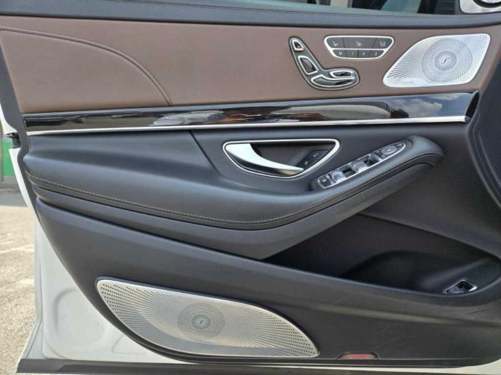 Mercedes Benz S Class - Vista 12