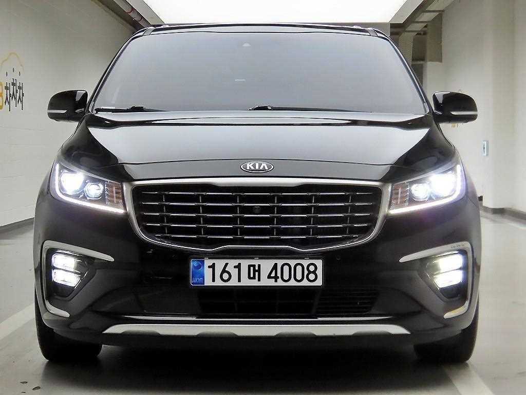 KIA Carnival - Vista 3