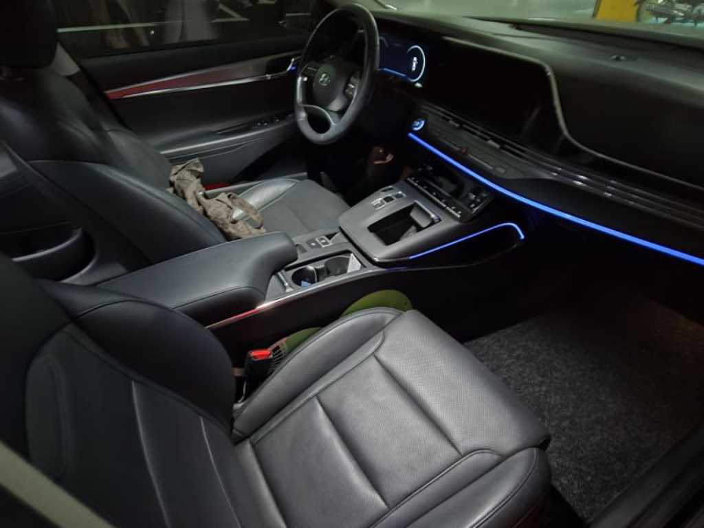 HYUNDAI Grandeur - Vista 9