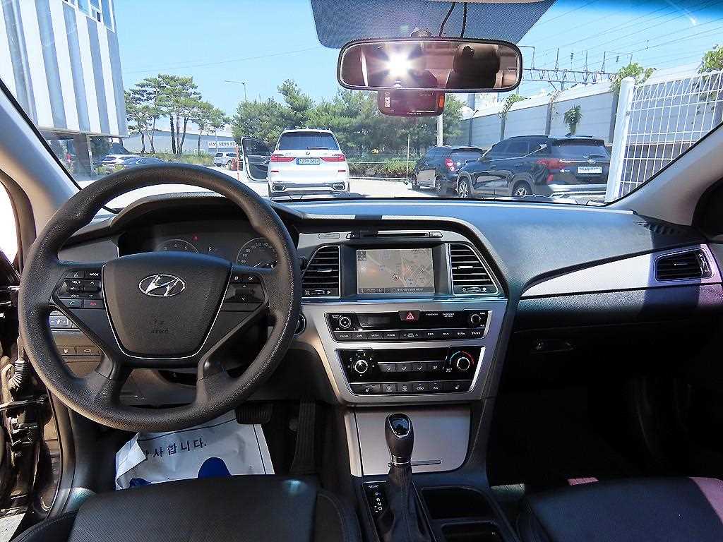 HYUNDAI Sonata - Vista 9