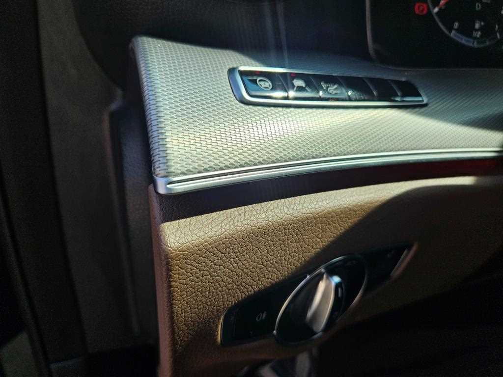 Mercedes Benz E class - Vista 12