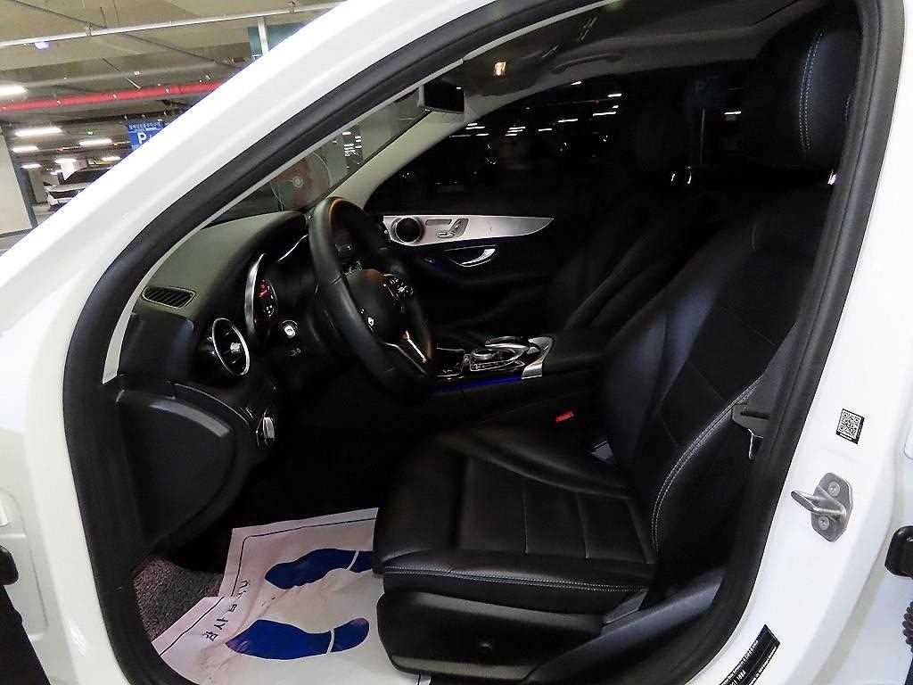 Mercedes Benz C Class - Vista 8