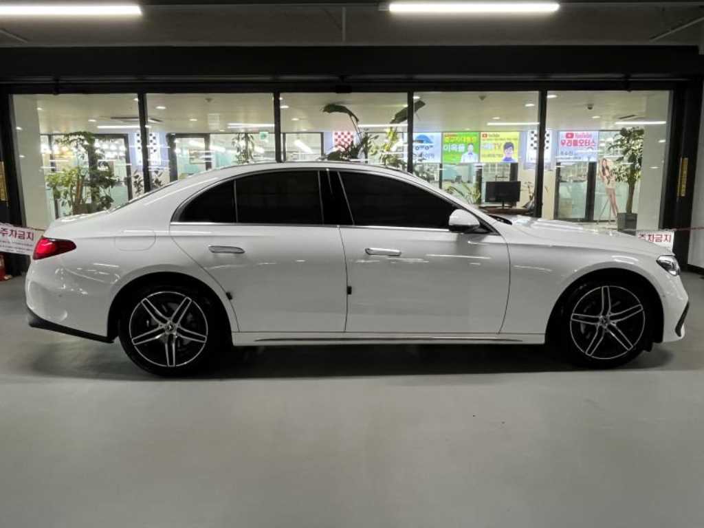 Mercedes Benz E class - Vista 3
