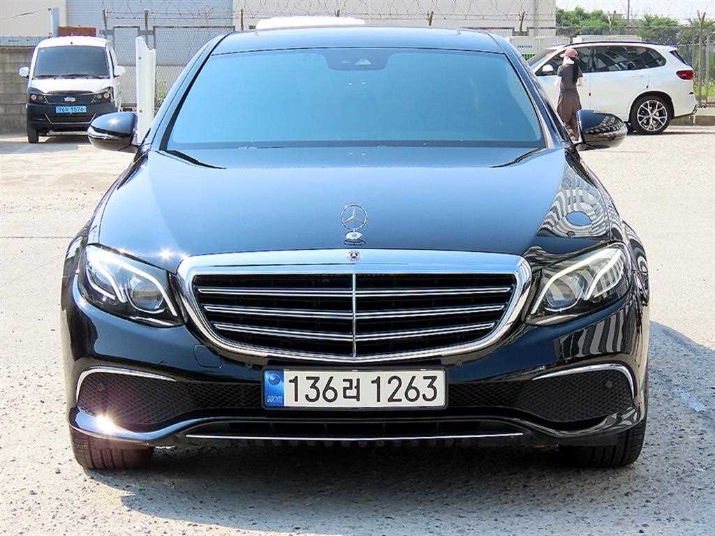 Mercedes Benz E class 2019 Negro - Importación desde Corea - HF Imports Iquique - Foto 1