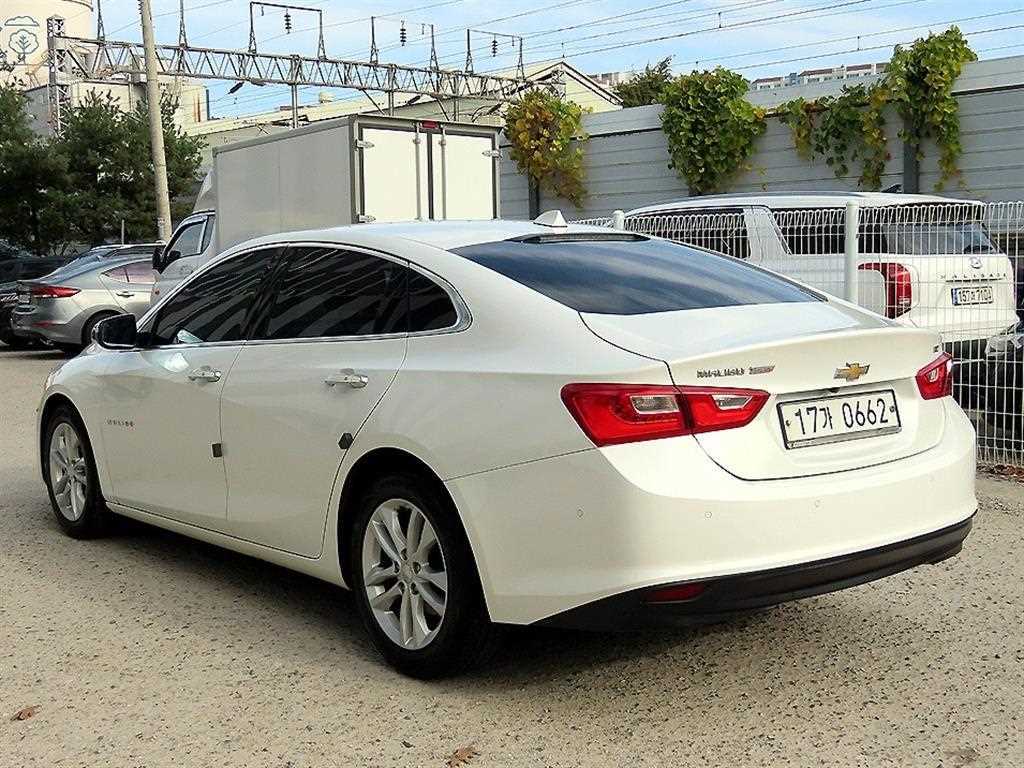 Chevrolet Malibu - Vista 3