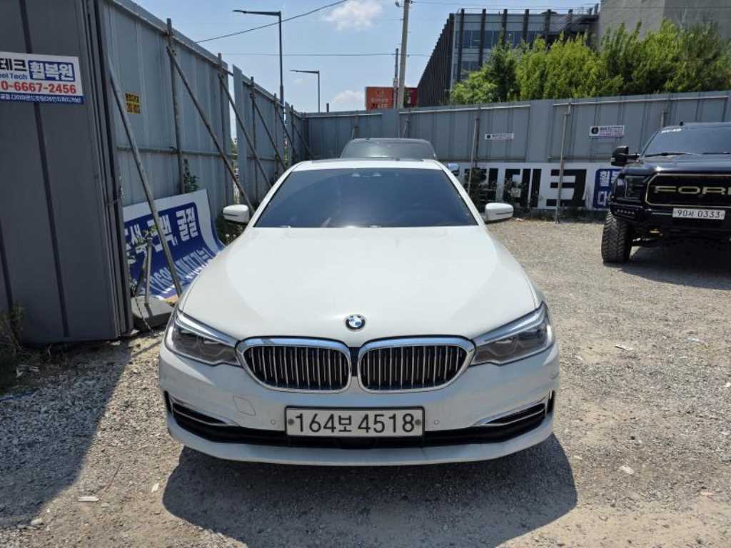BMW 5 Series 2018 Blanco - Importación desde Corea - HF Imports Iquique - Foto 1