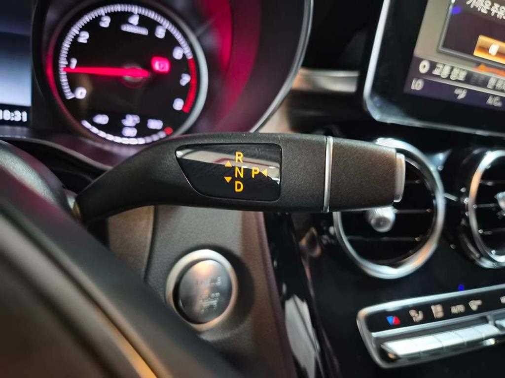 Mercedes Benz C Class 2017 Blanco - Importación desde Corea - HF Imports Iquique - Foto 13