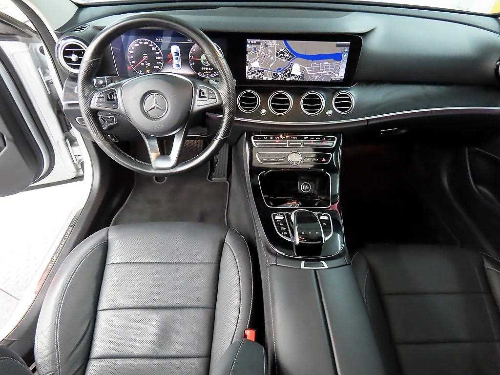 Mercedes Benz E class - Vista 9