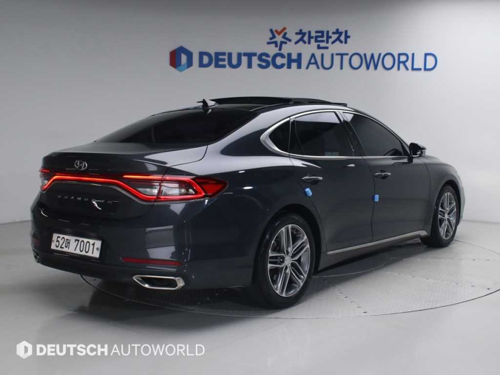 HYUNDAI Grandeur - Vista 2