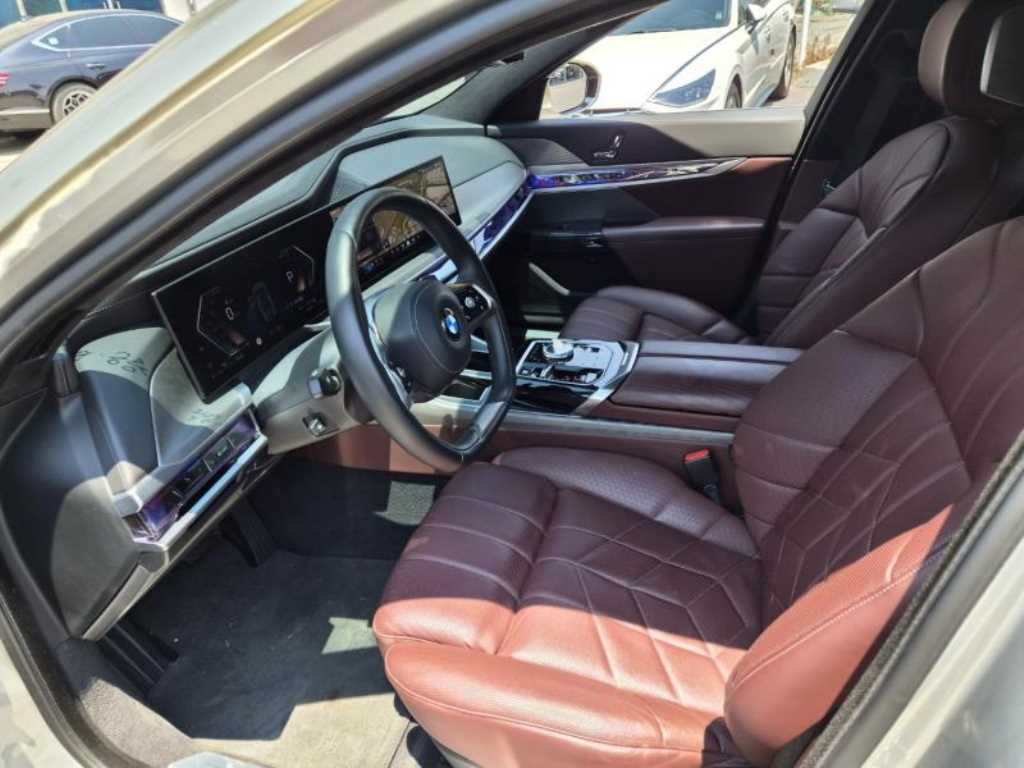 BMW 7 Series - Vista 12