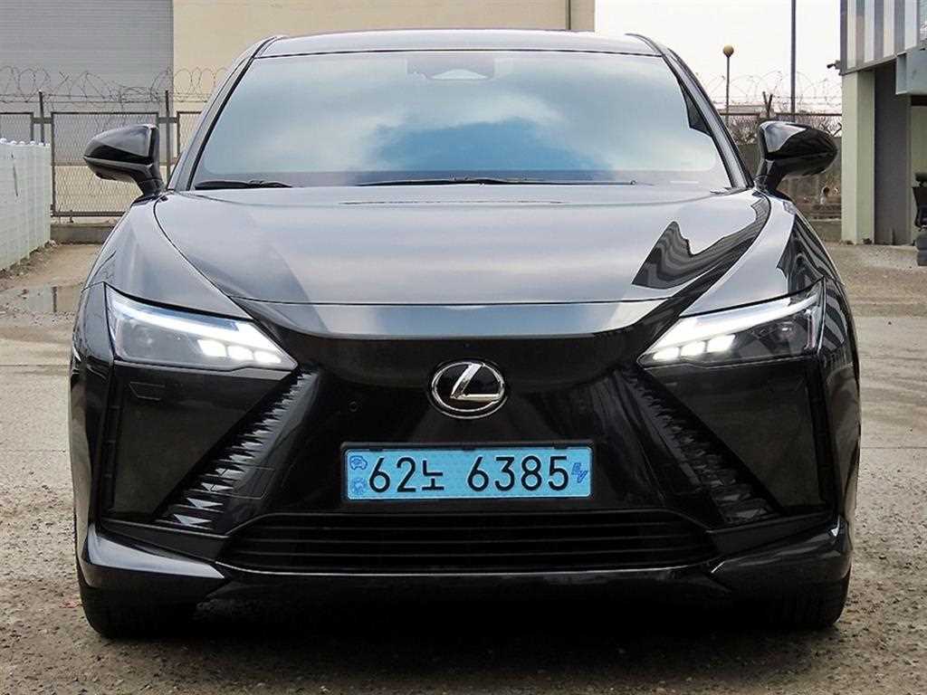 Lexus RZ