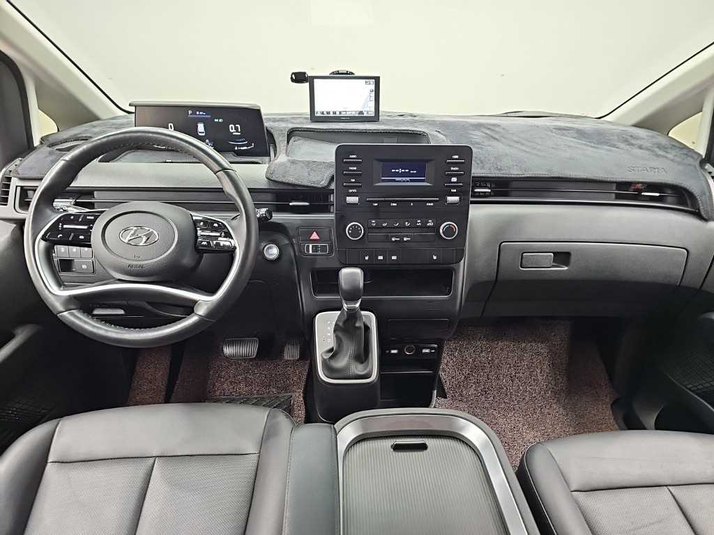 HYUNDAI Staria - Vista 9