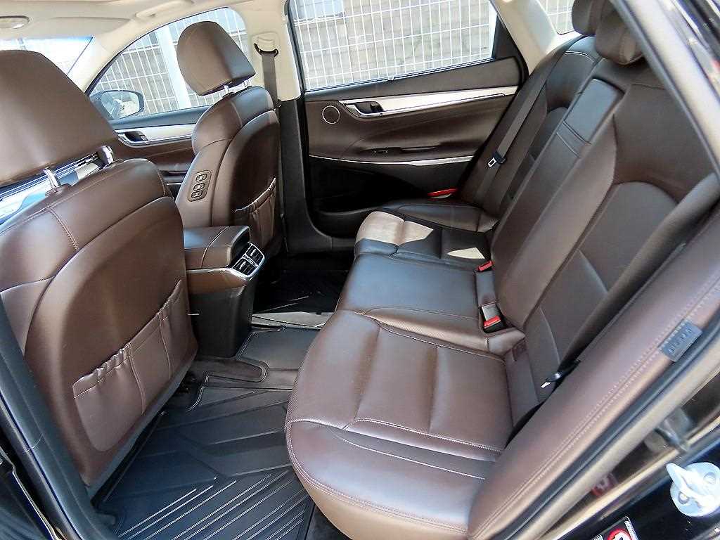 HYUNDAI Grandeur - Vista 8