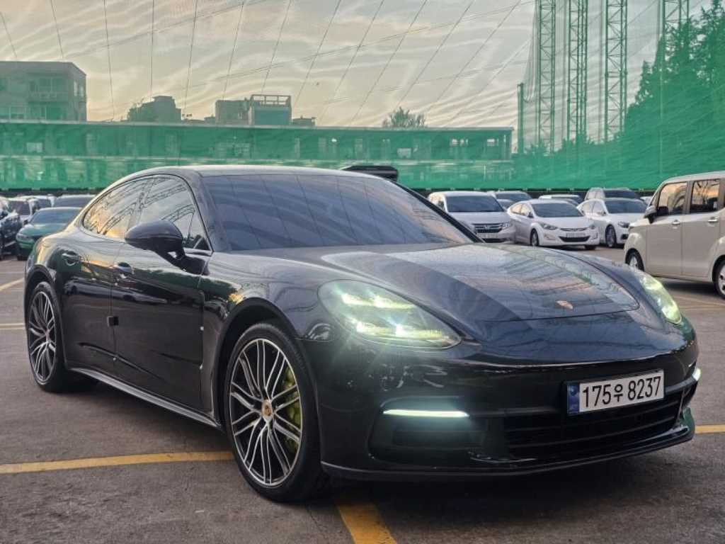 Porsche Panamera - Vista 3