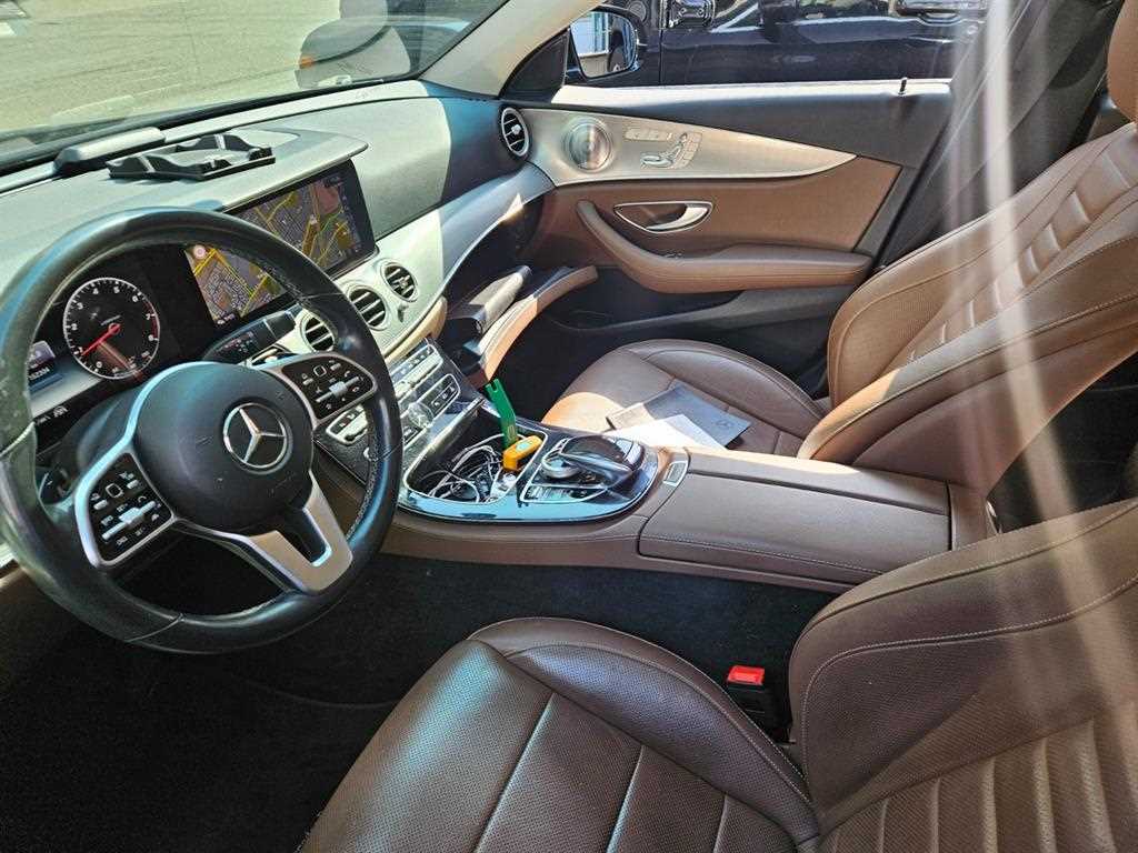 Mercedes Benz E class - Vista 10