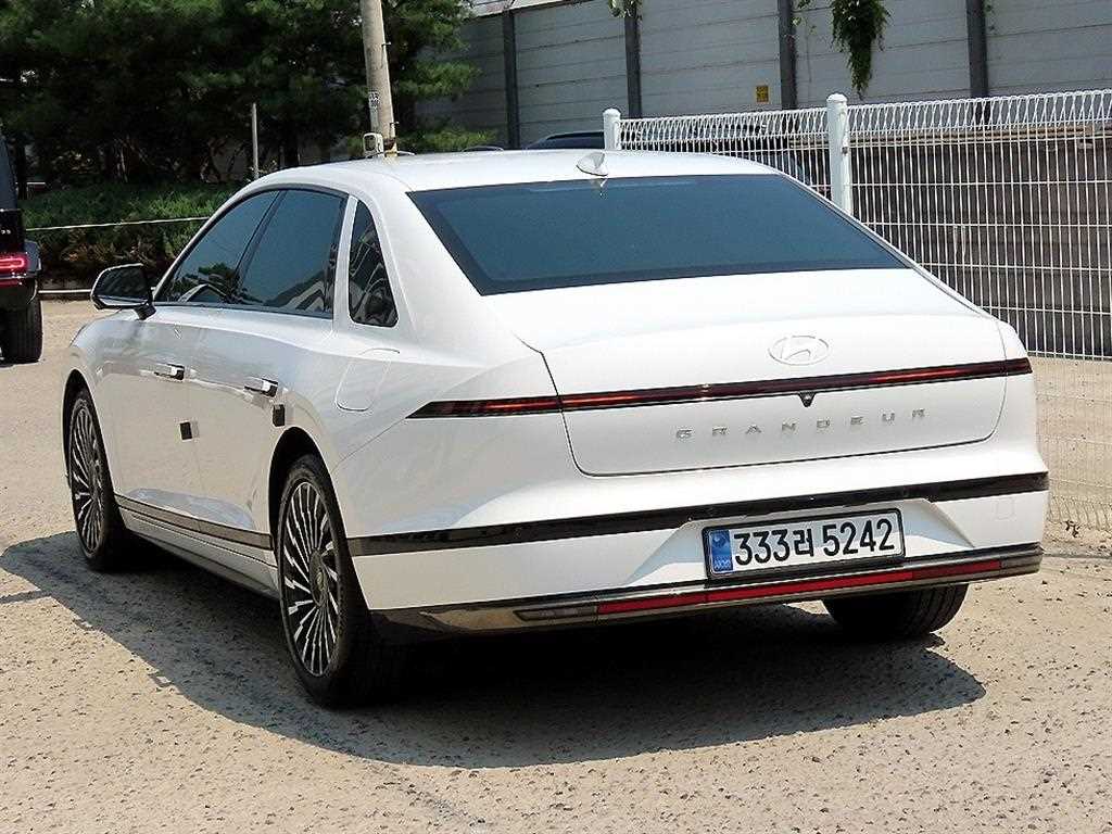 HYUNDAI Grandeur - Vista 3