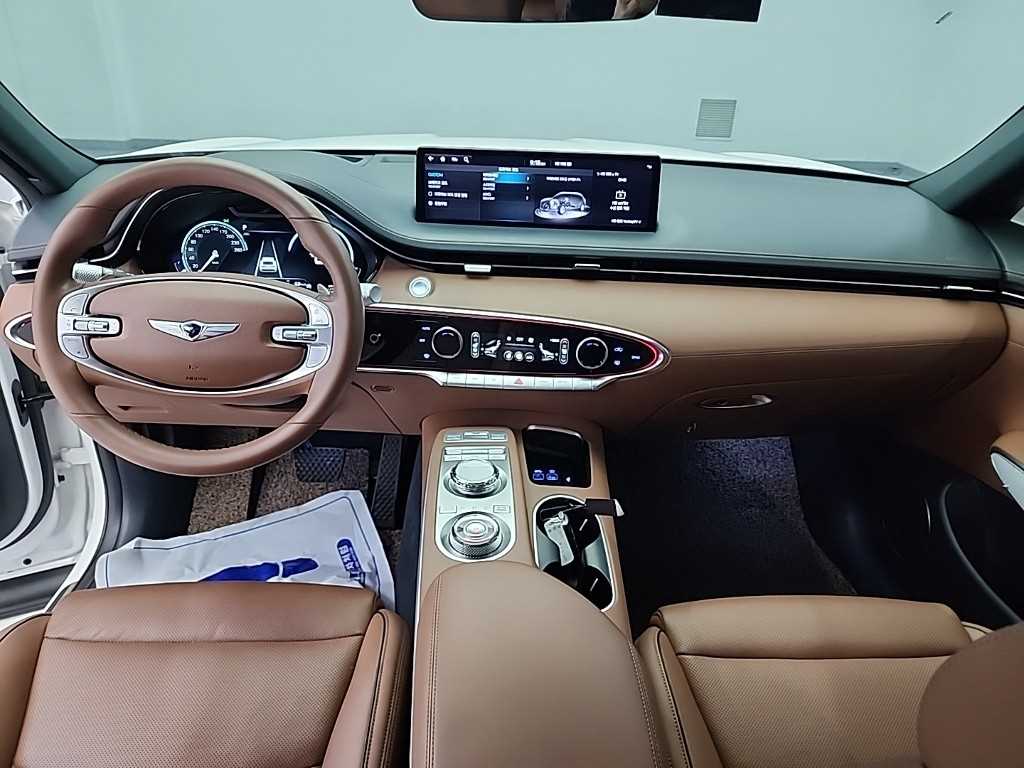Genesis GV70 - Vista 9
