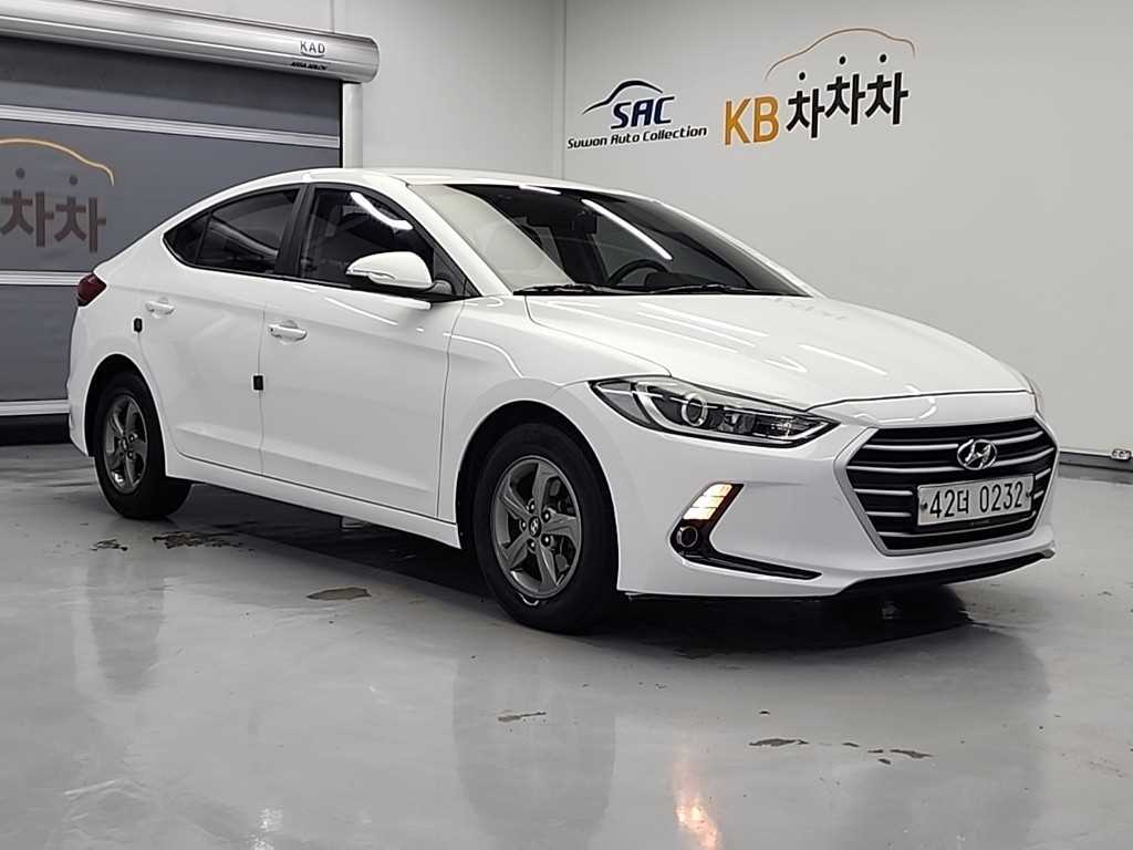 HYUNDAI Avante - Vista 7