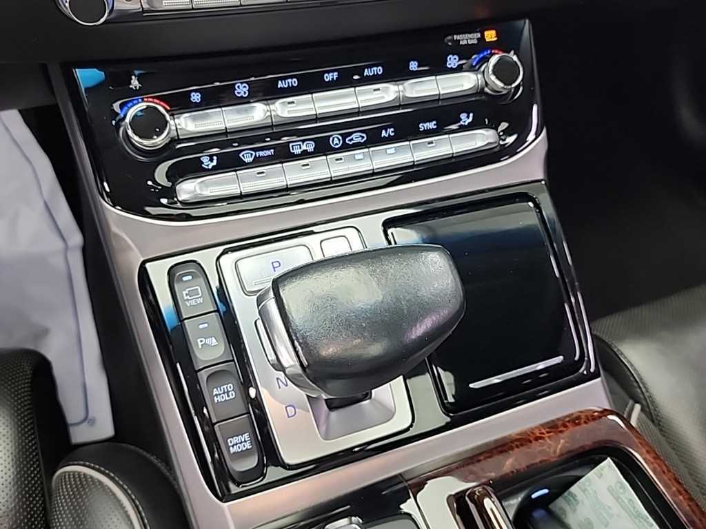 Genesis EQ900 - Vista 10