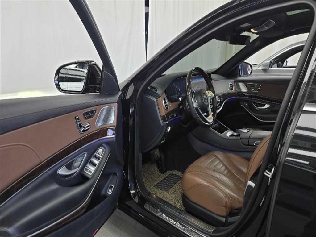 Mercedes Benz S Class - Vista 12