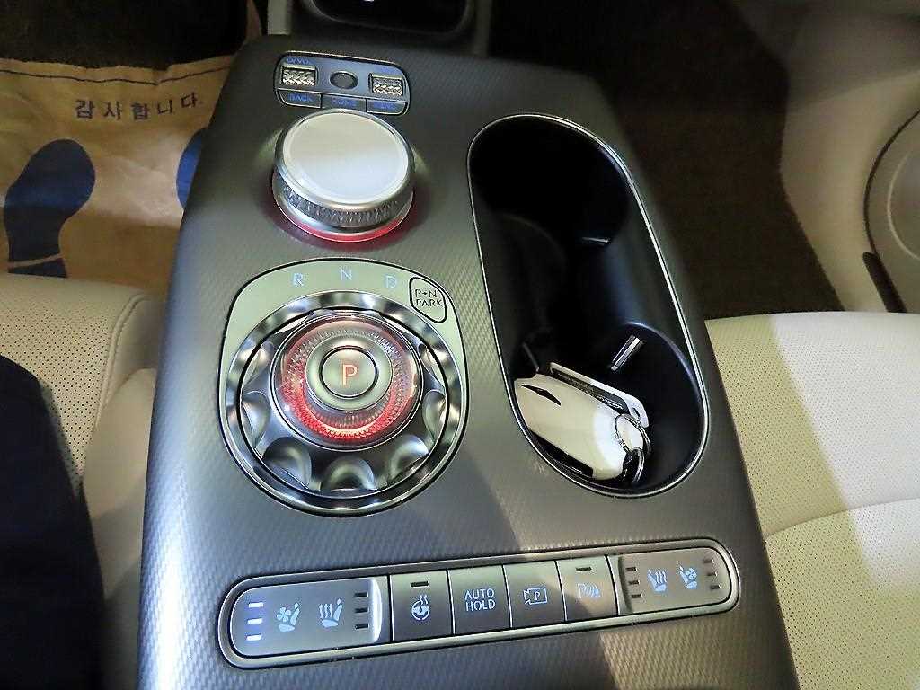 Genesis GV60 2022 Blanco - Importación desde Corea - HF Imports Iquique - Foto 14