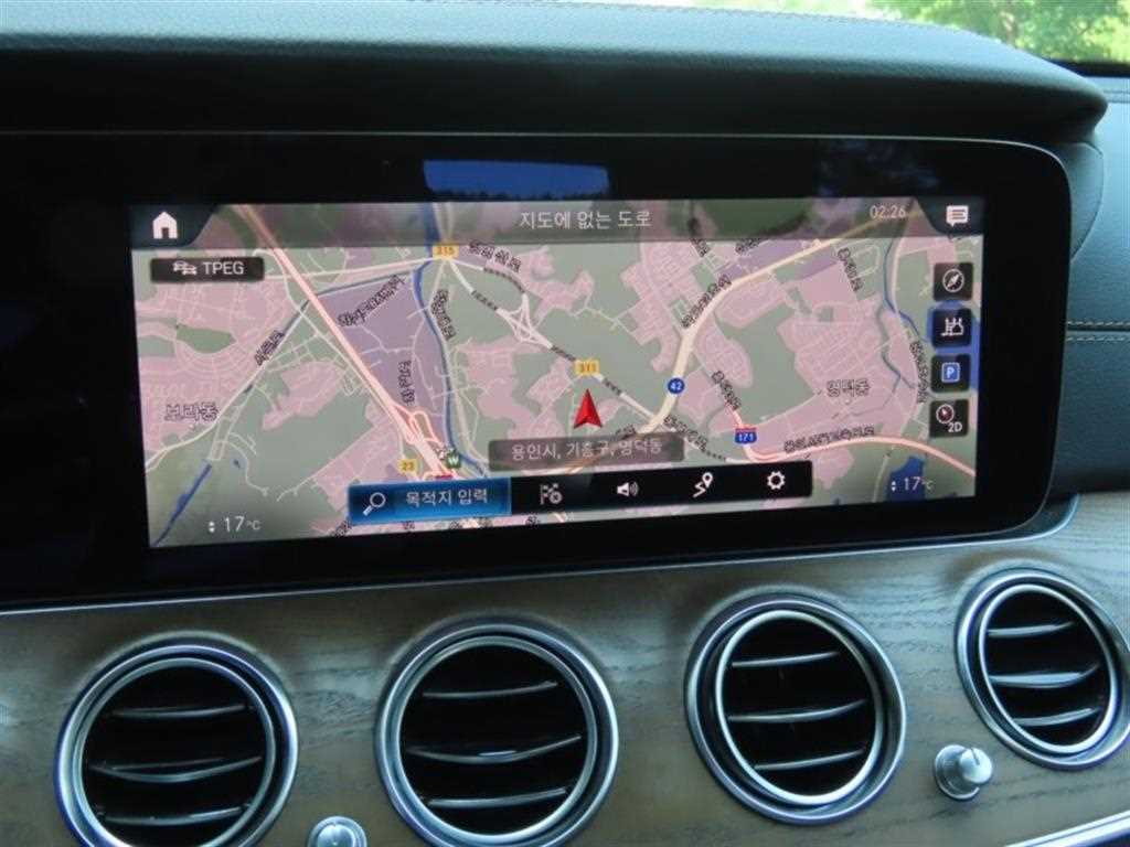 Mercedes Benz E class - Vista 10